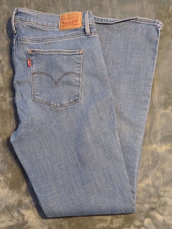 Levi's Denim - Levi’s Women's Classic Slimming Bootcut Jeans.